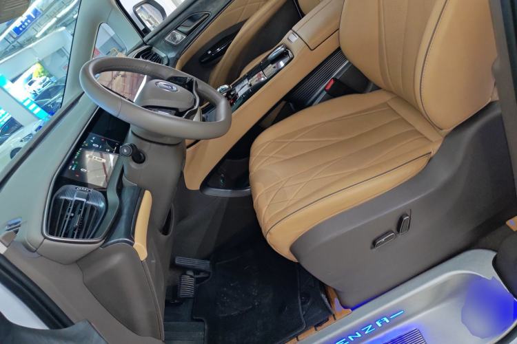 Used Denza D9 2023 DM-i 945 Business Edition