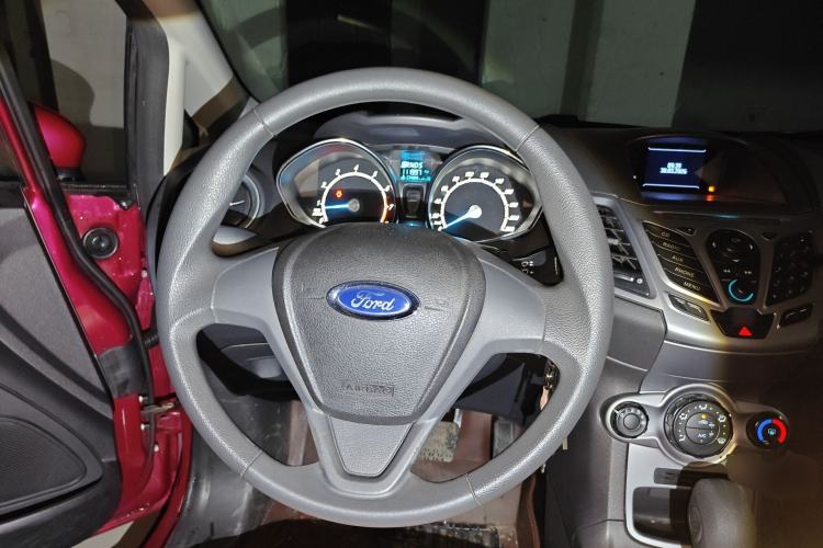 Used Ford Fiesta 2013 Hatchback 1.5L Automatic Fashion Edition
