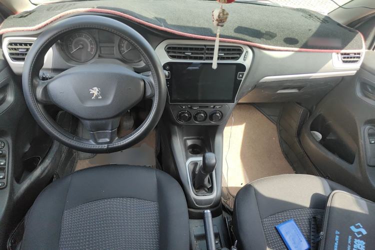 Used Peugeot 301 2016 1.6L Manual Comfort Edition Center Console