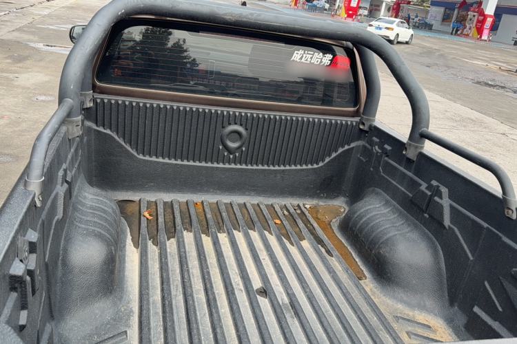 Used Great Wall Poer 2019 2.0T Commercial Version Manual Diesel Two-Wheel Drive Navigation Type Long Bed GW4D20M
