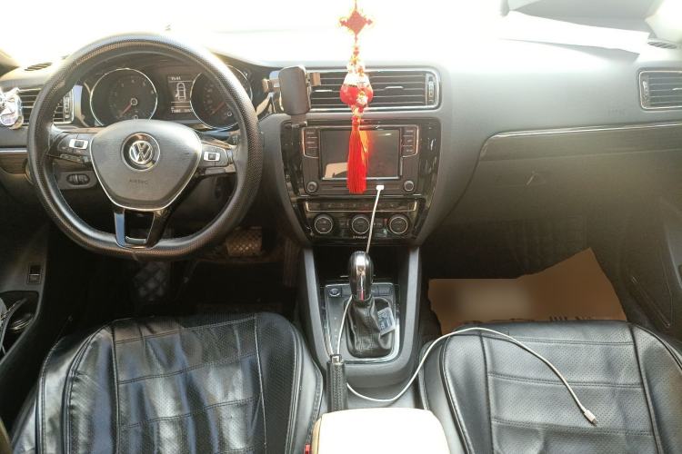 Used Volkswagen Sagitar 2015 230TSI Automatic Luxury Model
