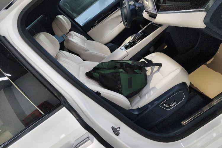 Used Zeekr 009 2022 WE Edition Right Front Seat