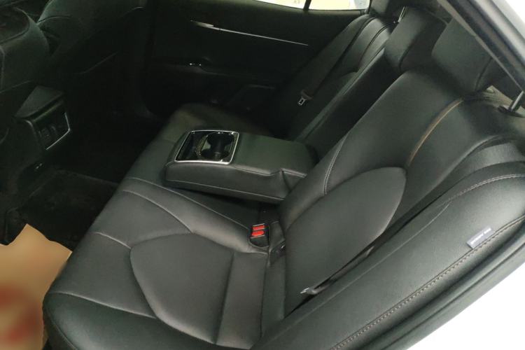 Used Toyota Camry 2023 2.0G Luxury Edition
