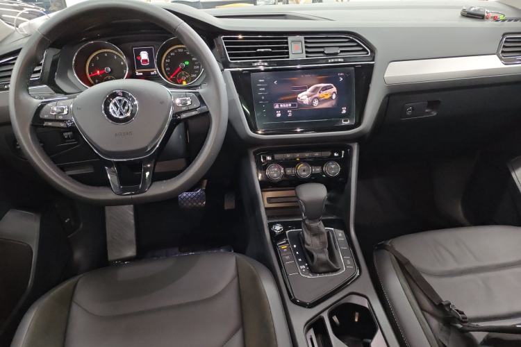 Used Volkswagen Tiguan L 2020 330TSI Automatic Two-Wheel Drive Panoramic Comfort Edition China VI Standard Center Console