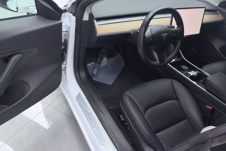 Used Tesla Model 3 2019 Long-Range Rear-Wheel-Drive Version