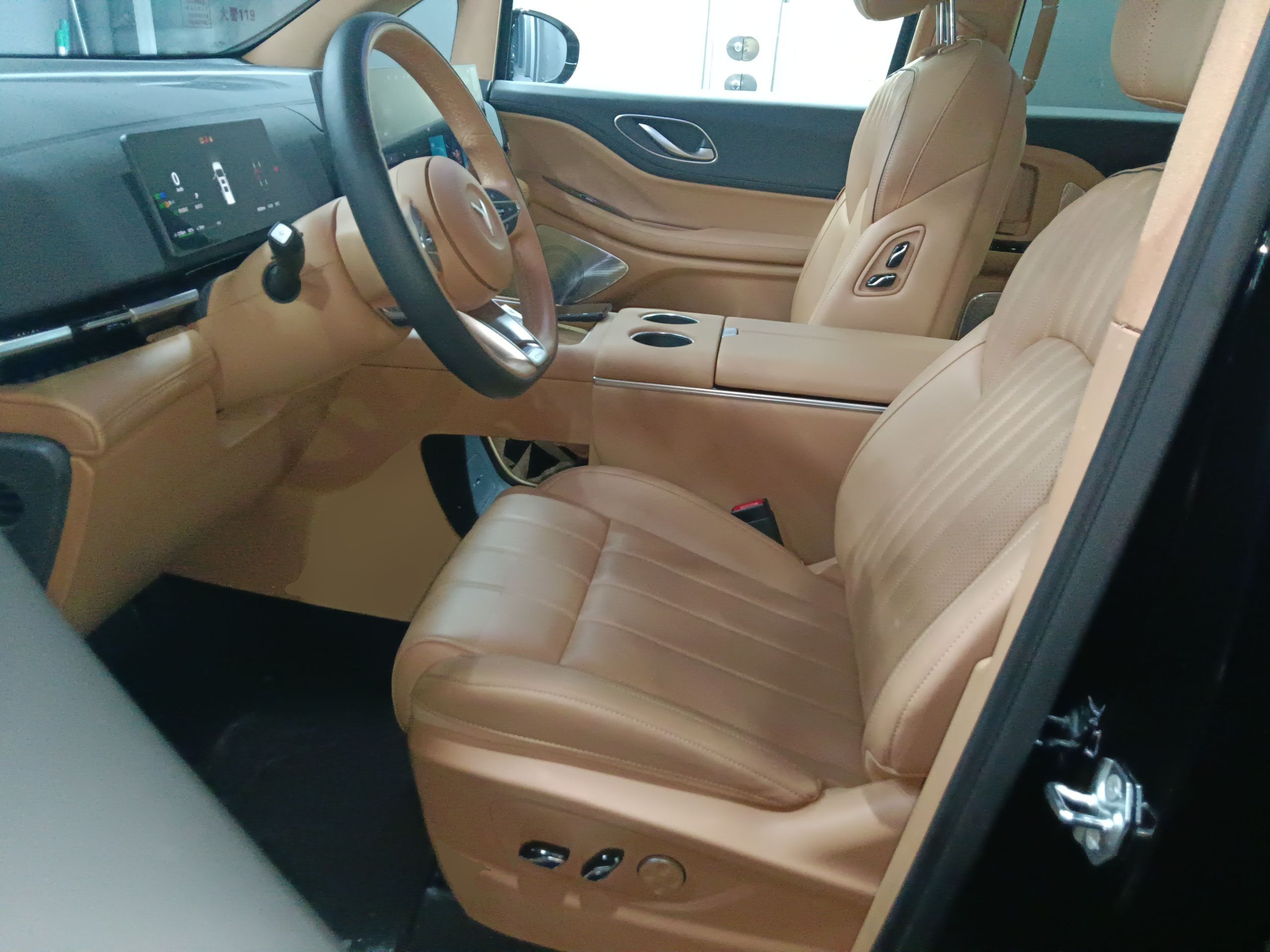 Переднее сиденье в автомобиле