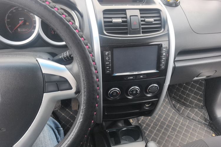 Used Changan CX20 2014 1.4L IMT Sunroof Navigation Version China IV Standard