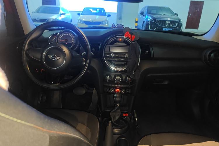 Used MINI 2016 1.2T ONE Five-Door Edition Center Console