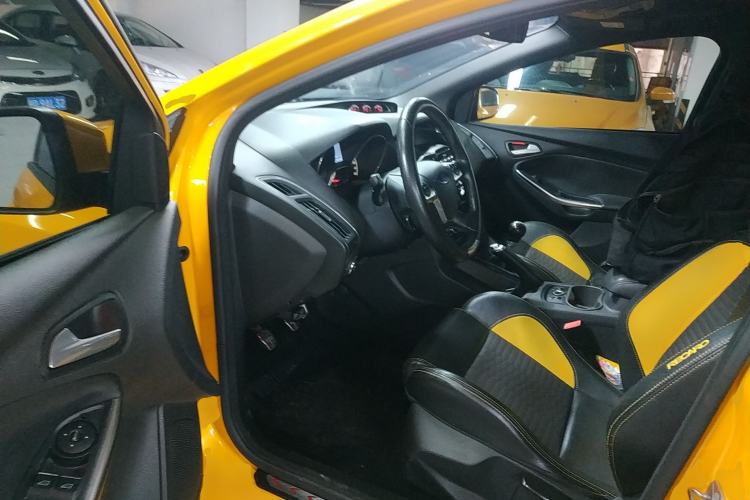 Used Ford Focus 2013 2.0T ST Orange Edition