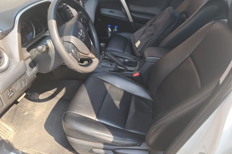 Used Toyota RAV4 2015 2.0L CVT Two-Wheel Drive Fashion Edition
