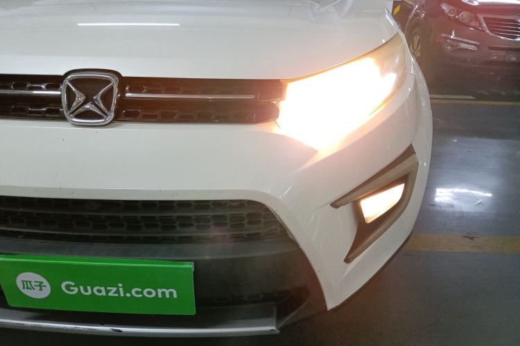 Used JMC Yusheng S330 2016 1.5L GTDi Automatic Two-Wheel Drive Prestige Edition Left Front Headlight