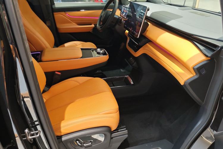 Used Geely Galaxy LEVC L380 2024 140-Degree 6-Seater All-Wheel-Drive Ultra