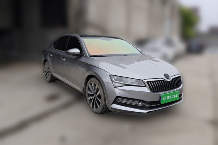 Used Skoda Superb 2022 TSI330 DSG Luxury Edition Front Right 45 Deg