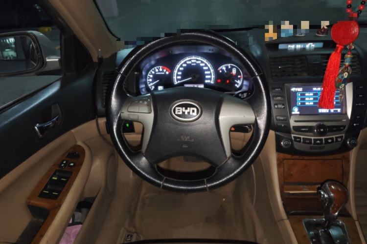 Used BYD F6 2011 Golden Edition 2.0L CVT Deluxe Model Steering Wheel