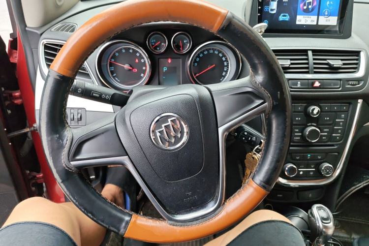 Used Buick Encore 2015 1.4T Automatic Two-Wheel Drive Urban Elite Version Steering Wheel