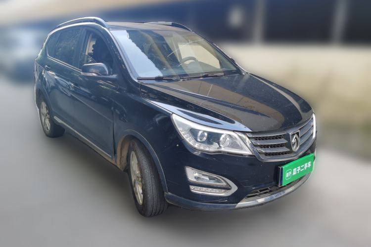 Used Baojun 560 2015 1.8L manual Comfort trim level Front Right 45 Deg