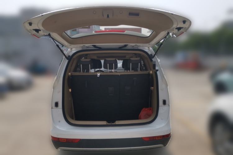 Used Baojun 730 2017 1.8L iAMT Prestige Version 7 Seats Trunk