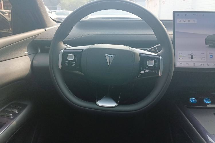 Used Deepal L07 2025 530 Ultra DeepBlue Intelligent Driving AD PRO Pure-Electric Version
