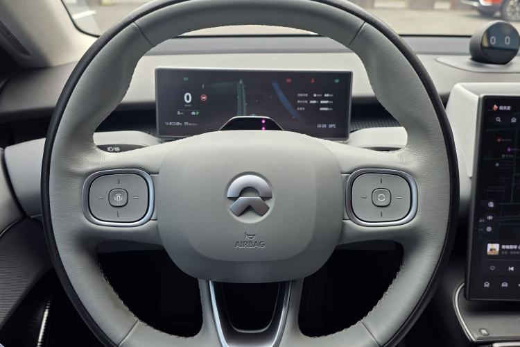Used Nio ET5 2022 75 kWh Steering Wheel