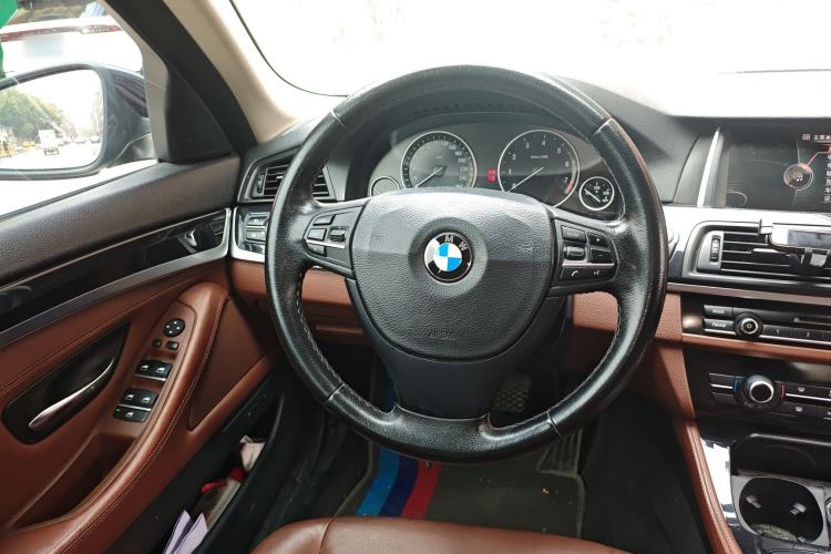 Used BMW 5 Series 2014 520Li Elegant Model
