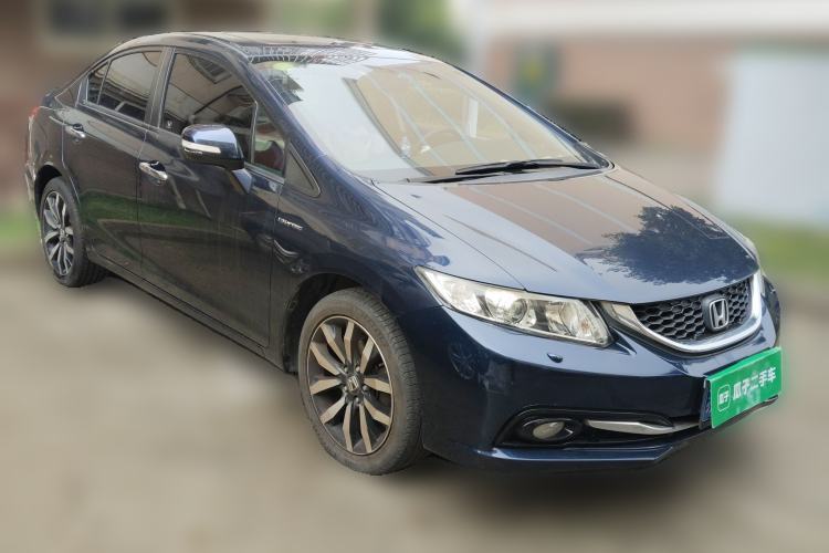 Used Honda Civic 2014 1.8L automatic luxury edition Front Right 45 Deg