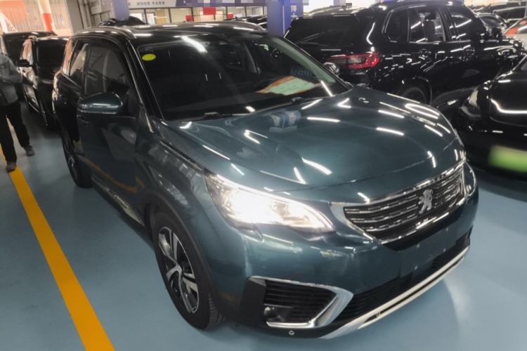 Used Peugeot 5008 2017 350THP 7-Seater Elite Edition Front Right 45 Deg