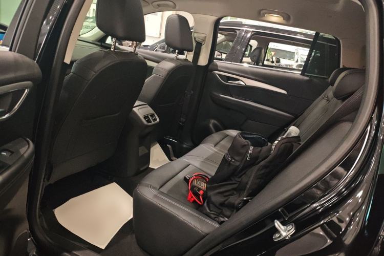 Used Buick Envision 2025 Encore Plus 28T Two-Wheel-Drive Platinum Edition
