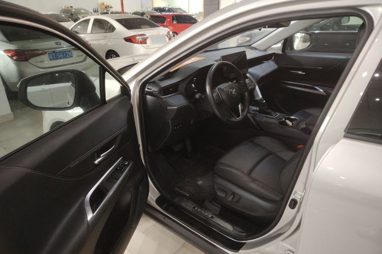 Used Toyota Venza 2023 2.0L CVT Two-Wheel Drive Luxury Edition