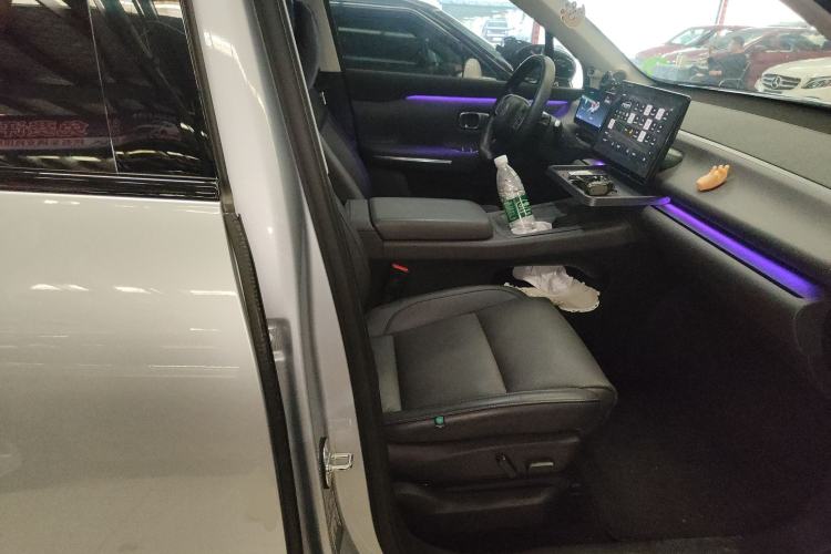 Used Leapmotor C16 2024 Pure Electric 520 Deluxe Edition Right Front Seat