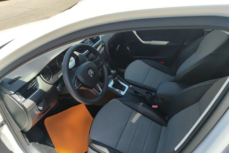 Used Skoda Octavia 2017 1.6L Automatic Chuanxing Edition
