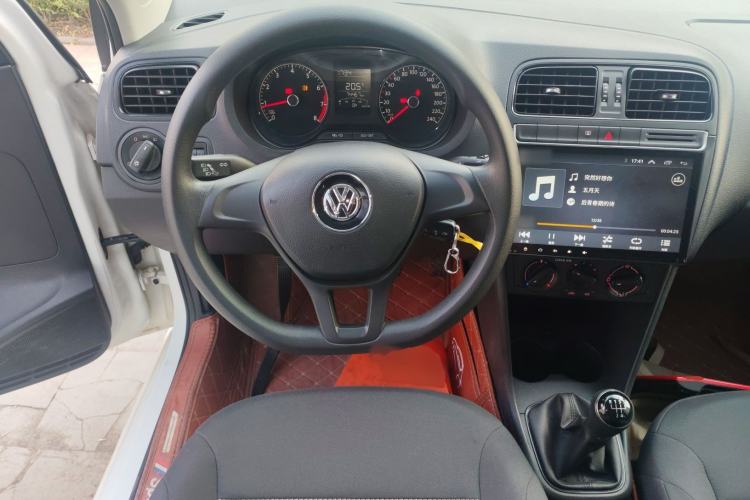 Used Volkswagen Polo 2016 1.4L Manual Fashion Model

