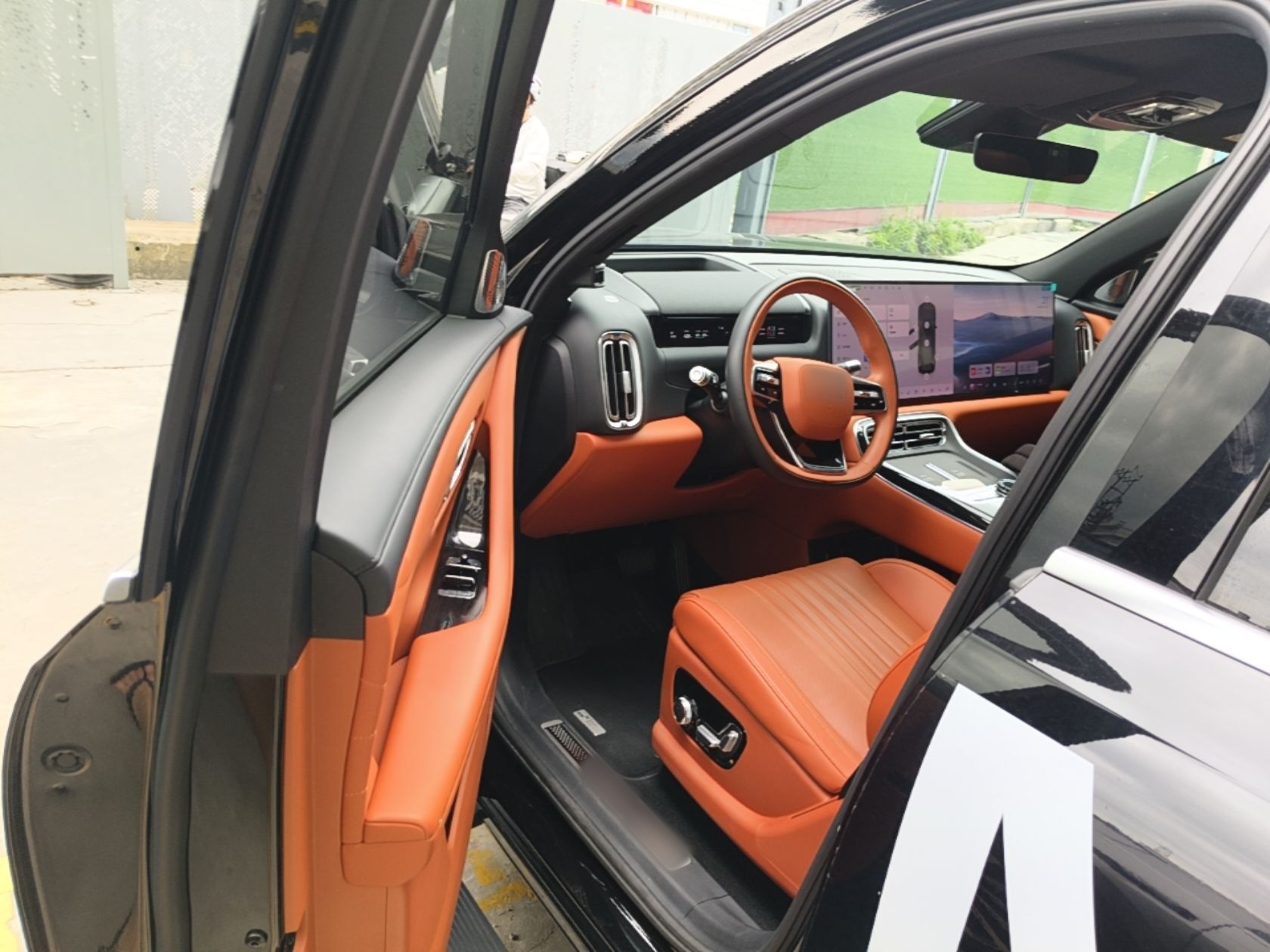 Geely Galaxy M9 2025 Model 210km Four-Wheel-Drive Leading Edition — снимка 18