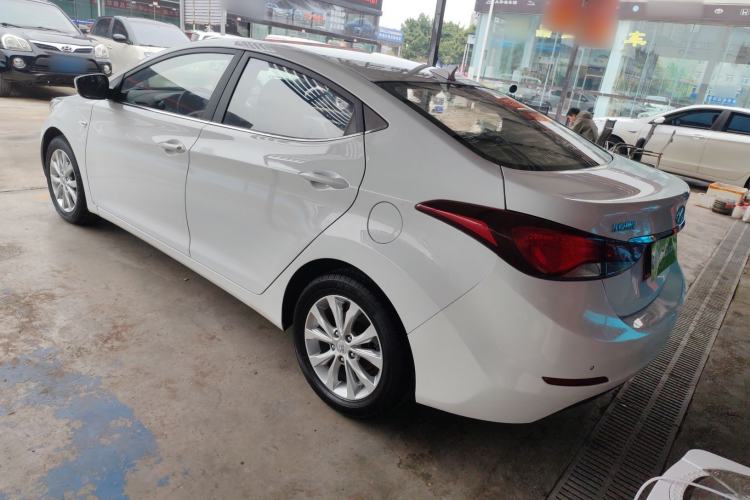 Used Hyundai Elantra (5th Generation / Langdong) 2016 1.6L Automatic Smart Version