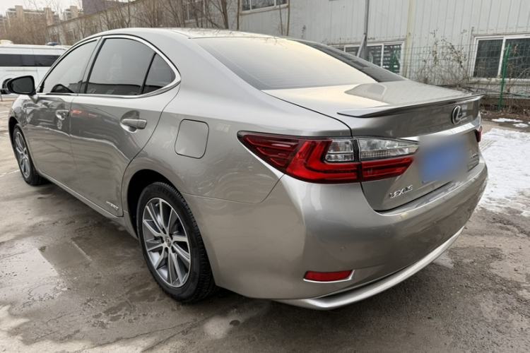 Used Lexus ES 2017 300h Mark Levinson Comfort Edition