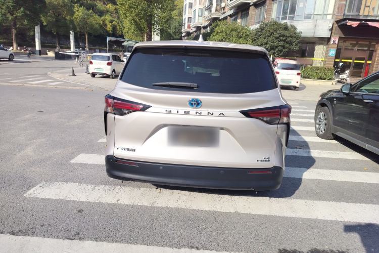 Used Toyota Sienna 2021 2.5L Hybrid Comfort Edition
