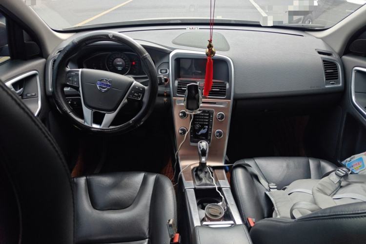 Used Volvo XC60 2017 T5 AWD Smart Upgrade Model