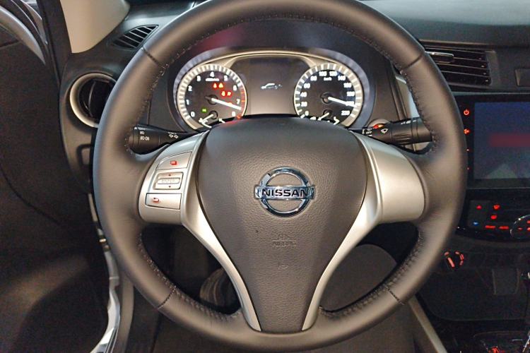 Used Nissan Navara 2024 2.5L Automatic 4x4 Road Edition Prestige Version Steering Wheel