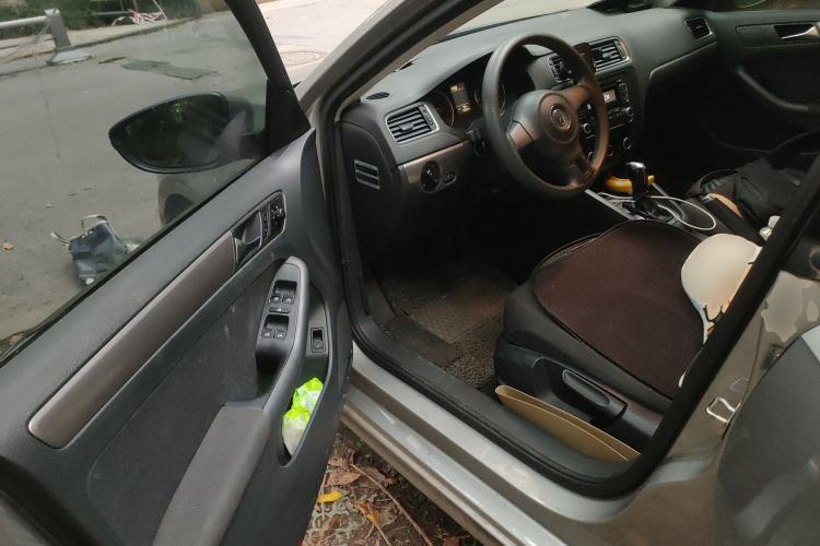 Used Volkswagen Sagitar 2012 1.4TSI Automatic Fashion Edition Driver Seat