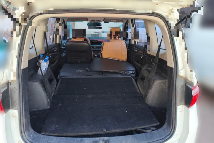 Used CHANGAN KAICHENG Oushang A600 2016 1.5L Manual Luxury 7-Seater Trunk