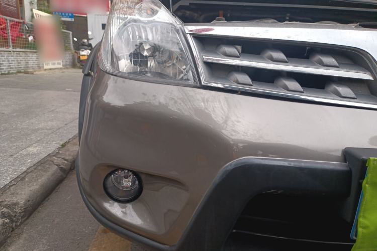 Used Nissan Livina 2010 Jingrui Edition 1.6L Automatic Smart High-End Model Right Front Headlight