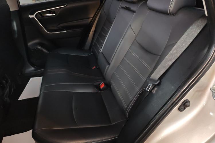 Used Toyota Wildlander 2020 Dual-Motor 2.5L E-CVT Four-Wheel Drive Luxury Edition Left Rear Seat