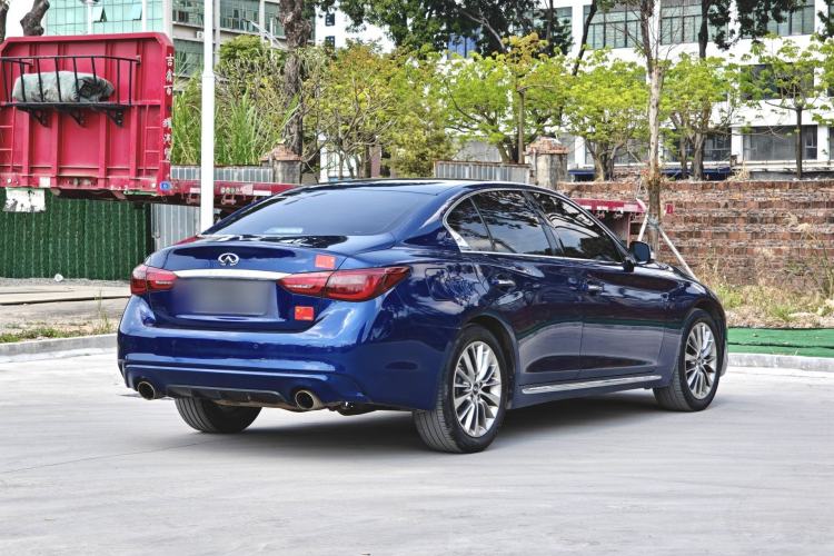 Used Infiniti Q50L 2018 2.0T Enjoyment Version China VI Standard

