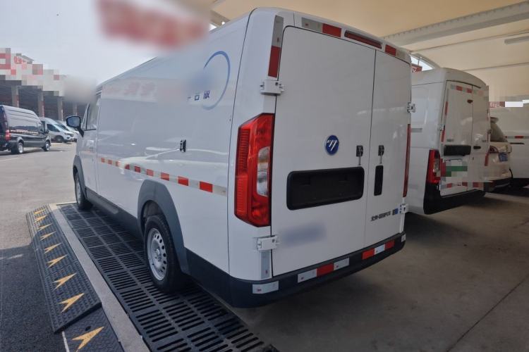 Used Foton Intelligent Blue Elf E7 2024 All-Electric Van Flat Roof 2 Seats EVE Energy 41.86 kWh Exterior 2