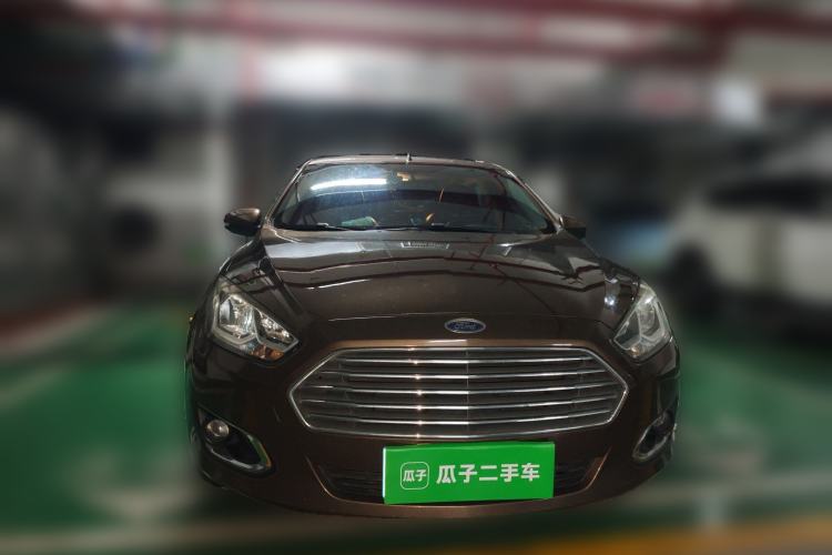 Used Ford Escort 2015 1.5L Manual Fashion Edition Front