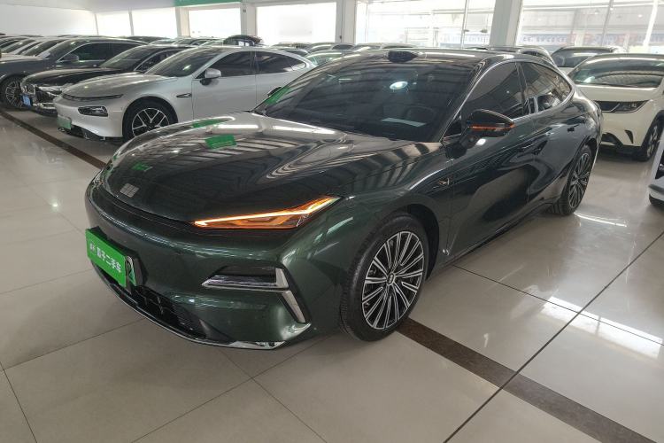 Used Geely Galaxy 8 2025 130km EM-P Starship Edition