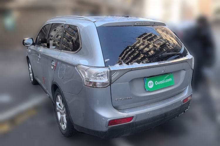 Used Mitsubishi Outlander 2014 2.4L 4x4 Deluxe Value Edition 7 Seats