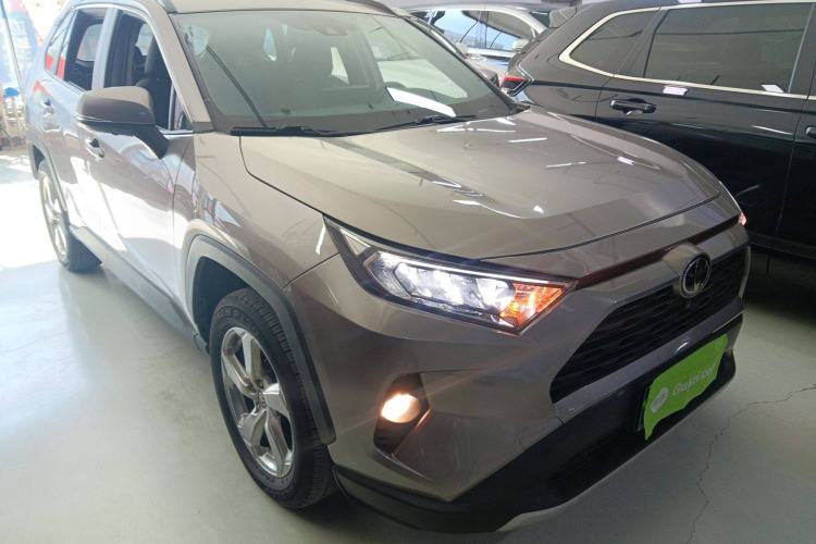 Used Toyota RAV4 2022 2.0L CVT Two-Wheel Drive Fashion Edition
