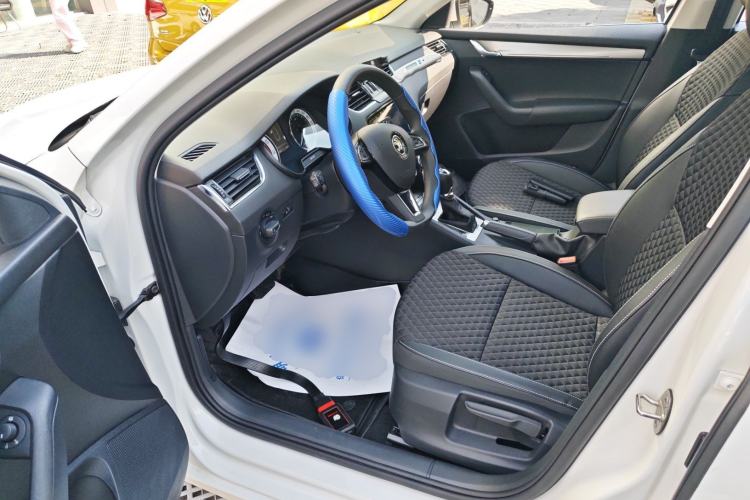 Used Skoda Octavia 2020 1.5L Automatic SmartDrive Luxury Edition Left Front Seat