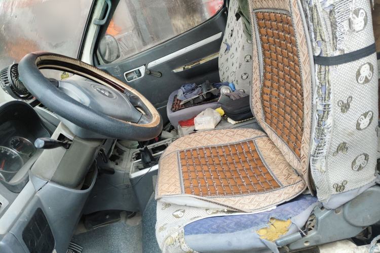 Used Foton Scenic 2011 2.0T Express Classic Long-Wheelbase Version 4D20
