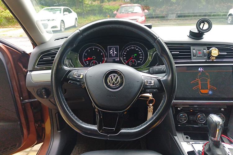 Used Volkswagen Lamando 2015 280TSI DSG Comfort Edition Steering Wheel